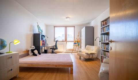 Eladó 3 szobás lakás, Záhradnícka, Bratislava - Ružinov