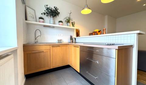 Eladó 2 szobás lakás, 2 szobás lakás, Trenčianska, Bratislava - Ružino