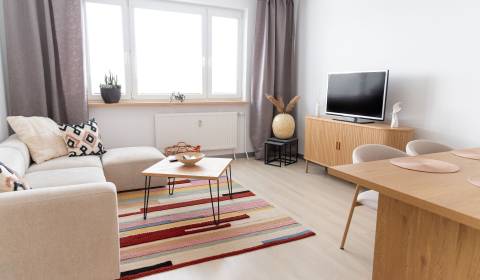 Eladó 4 szobás lakás, 4 szobás lakás, Ondavská, Bratislava - Ružinov, 