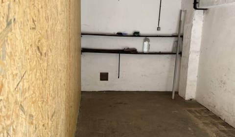 Eladó Garázsok, Garázsok, Rajčianska, Bratislava - Vrakuňa, Szlovákia