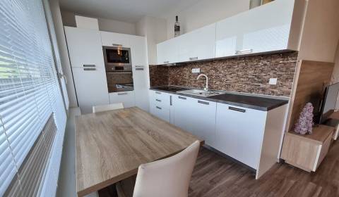 Eladó 3 szobás lakás, 3 szobás lakás, Nevädzová, Bratislava - Ružinov,