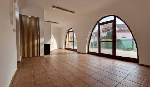 Eladó Üzlethelység, Üzlethelység, Kukučínova, Dunajská Streda, Szlovák