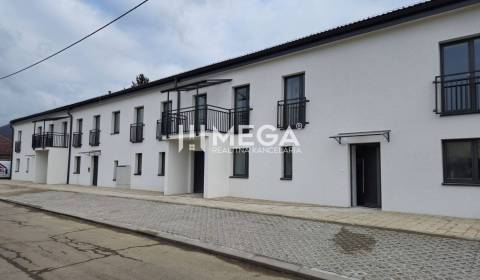 Eladó 2 szobás lakás, 2 szobás lakás, Pod hradom, Michalovce, Szlováki