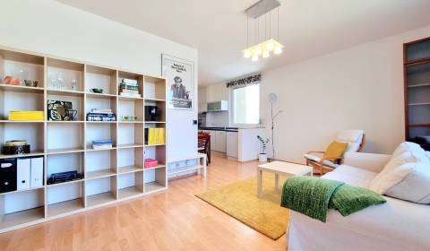 Kiadó 3 szobás lakás, 3 szobás lakás, Námestie sv. Františka, Bratisla