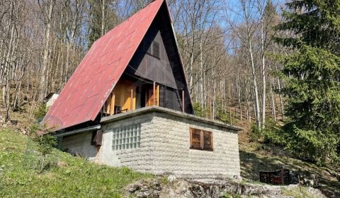 Eladó Családi ház, Családi ház, Banská Bystrica, Szlovákia
