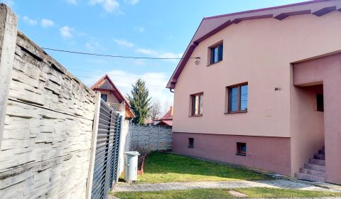 Eladó Családi ház, Családi ház, Prievidza, Szlovákia