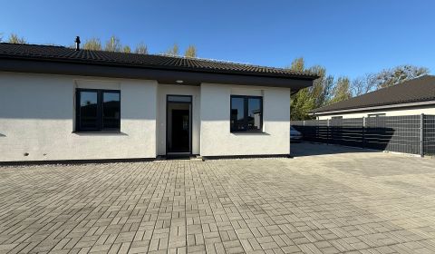 Eladó Családi ház, Családi ház, Azalková, Senec, Szlovákia