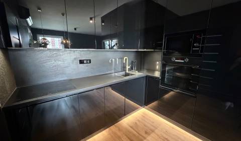 Kiadó 2 szobás lakás, 2 szobás lakás, Prievidza, Szlovákia