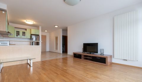 Kiadó 2 szobás lakás, 2 szobás lakás, Ružová, Bratislava - Staré Mesto