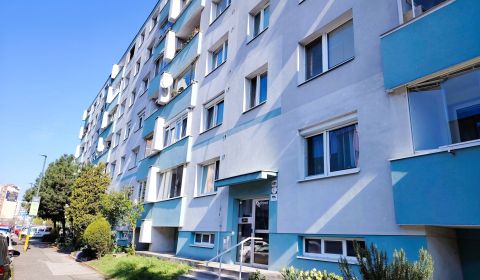 Eladó 3 szobás lakás, 3 szobás lakás, Lachová, Bratislava - Petržalka,