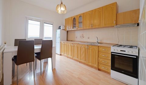 Eladó 3 szobás lakás, 3 szobás lakás, Rozkvet, Považská Bystrica, Szlo