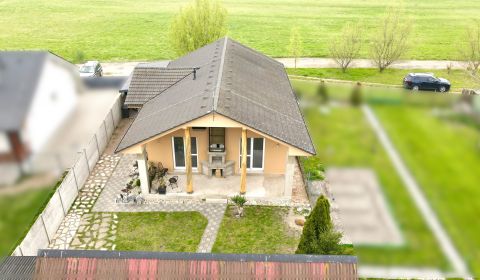 Eladó Családi ház, Családi ház, Za zbrojnicou, Senica, Szlovákia