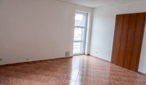 Kiadó Irodahelység, Irodahelység, Sladovnícka, Trnava, Szlovákia