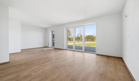 Eladó Családi ház, Családi ház, Nové Mesto nad Váhom, Szlovákia