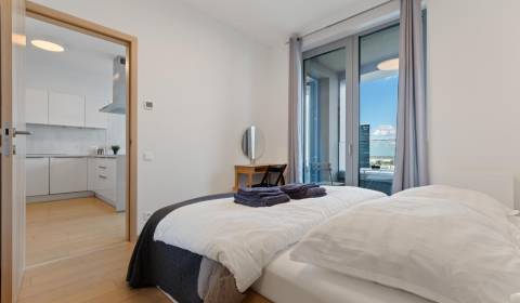 Eladó 2 szobás lakás, 2 szobás lakás, Továrenská, Bratislava - Staré M