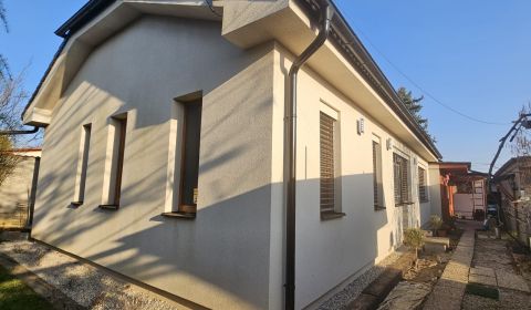 Eladó Családi ház, Családi ház, Nitra, Szlovákia