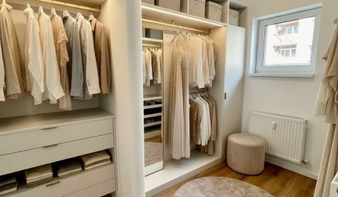 Eladó 4 szobás lakás, 4 szobás lakás, Krížna, Bratislava - Staré Mesto
