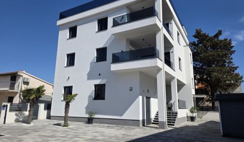 HORVÁTORSZÁG - Apartmanok modern házban 60 méterre a strandtól - SRIMA