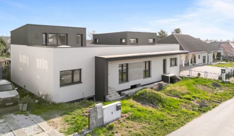 Eladó Családi ház, Családi ház, 1.maja, Senec, Szlovákia