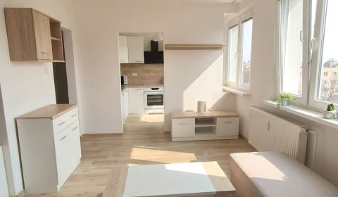 Eladó 1 szobás lakás, 1 szobás lakás, Staré záhrady, Bratislava - Ruži