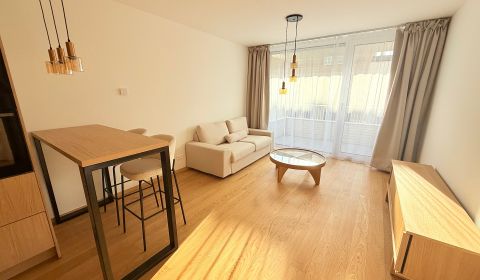 Kiadó 2 szobás lakás, 2 szobás lakás, Floriánska, Bratislava - Staré M