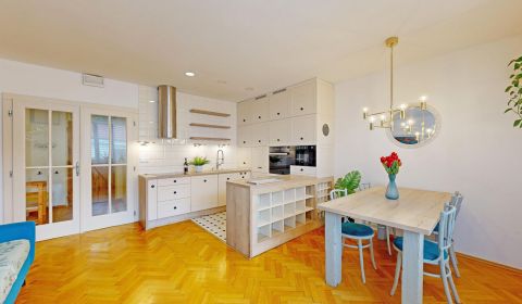 Eladó 3 szobás lakás, 3 szobás lakás, Chorvátska, Bratislava - Staré M