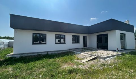 Eladó Családi ház, Családi ház, Šaľa, Szlovákia