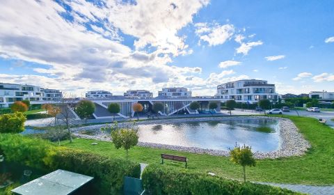 Kiadó 2 szobás lakás, 2 szobás lakás, Senec, Szlovákia