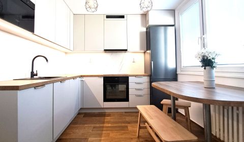 Eladó 4 szobás lakás, 4 szobás lakás, Bratislava - Dúbravka, Szlovákia