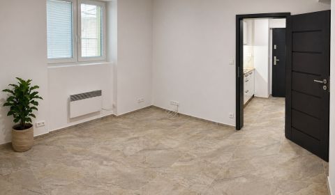 Eladó 1 szobás lakás, 1 szobás lakás, Krížna, Bratislava - Staré Mesto