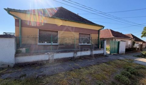 Eladó Családi ház, Családi ház, Nové Zámky, Szlovákia