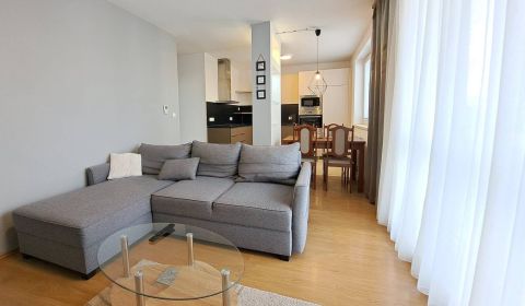 Kiadó 3 szobás lakás, 3 szobás lakás, Poprad, Szlovákia