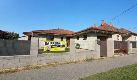 Eladó Családi ház, Családi ház, Zlaté Moravce, Szlovákia