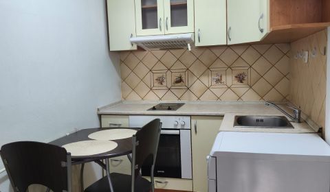 Kiadó 1 szobás lakás, 1 szobás lakás, Janka Kráľa, Nové Zámky, Szlovák