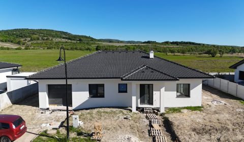 Eladó Családi ház, Családi ház, Delevarová, Pezinok, Szlovákia