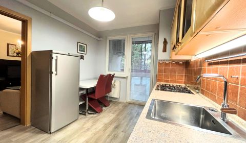 Eladó 3 szobás lakás, 3 szobás lakás, Eisnerova, Bratislava - Devínska