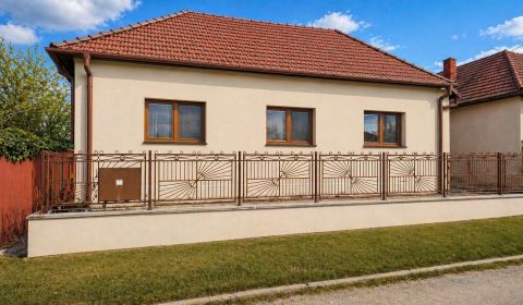 Eladó Családi ház, Családi ház, Topoľčany, Szlovákia