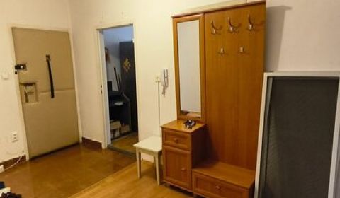 Eladó 3 szobás lakás, 3 szobás lakás, K. Marxa, Levice, Szlovákia
