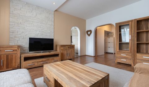 Kiadó 3 szobás lakás, 3 szobás lakás, Eisnerova, Bratislava - Devínska