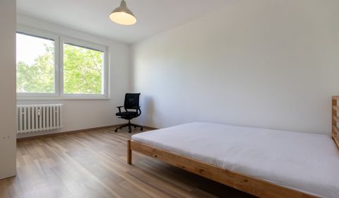 Kiadó 3 szobás lakás, 3 szobás lakás, Exnárova, Bratislava - Ružinov, 