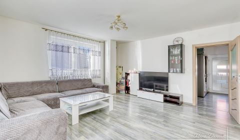 Eladó Családi ház, Családi ház, Hrnčiarovce nad Parnou, Trnava, Szlová