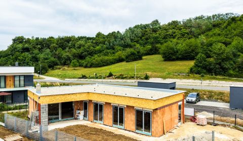 Eladó Családi ház, Családi ház, Modrovka, Nové Mesto nad Váhom, Szlová