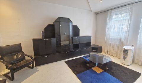 Eladó 3 szobás lakás, 3 szobás lakás, Grösslingova, Bratislava - Staré