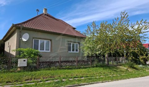 Eladó Családi ház, Családi ház, Topoľčany, Szlovákia