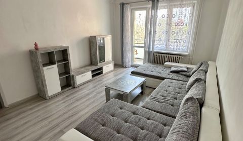 Kiadó 3 szobás lakás, 3 szobás lakás, Šalviová, Bratislava - Ružinov, 