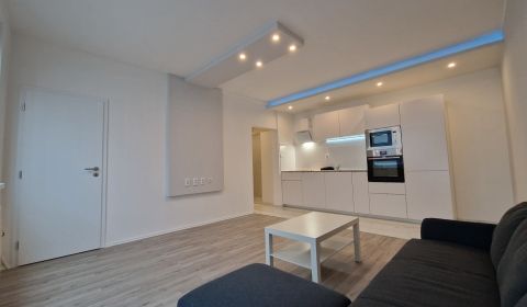 Eladó 2 szobás lakás, 2 szobás lakás, Rajecká, Bratislava - Vrakuňa, S