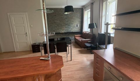 Kiadó 2 szobás lakás, 2 szobás lakás, Dobrovského, Bratislava - Staré 