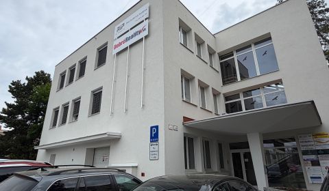 Kiadó Irodahelység, Irodahelység, Dlhá ulica, Prievidza, Szlovákia