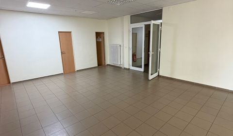 Kiadó Irodahelység, Irodahelység, Dlhá ulica, Prievidza, Szlovákia