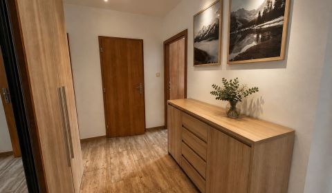 Kiadó 3 szobás lakás, 3 szobás lakás, Ružínska, Košice - Západ, Szlová